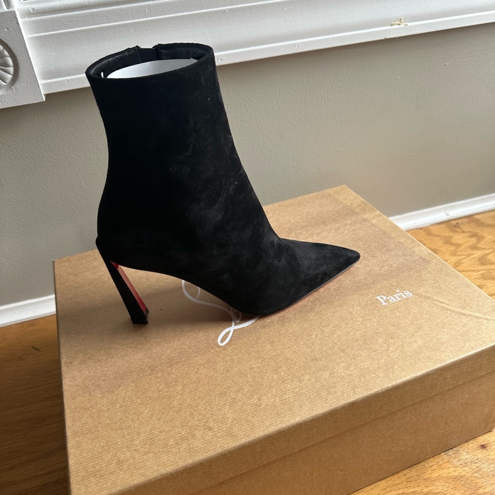 Louboutin condora booty 35.5